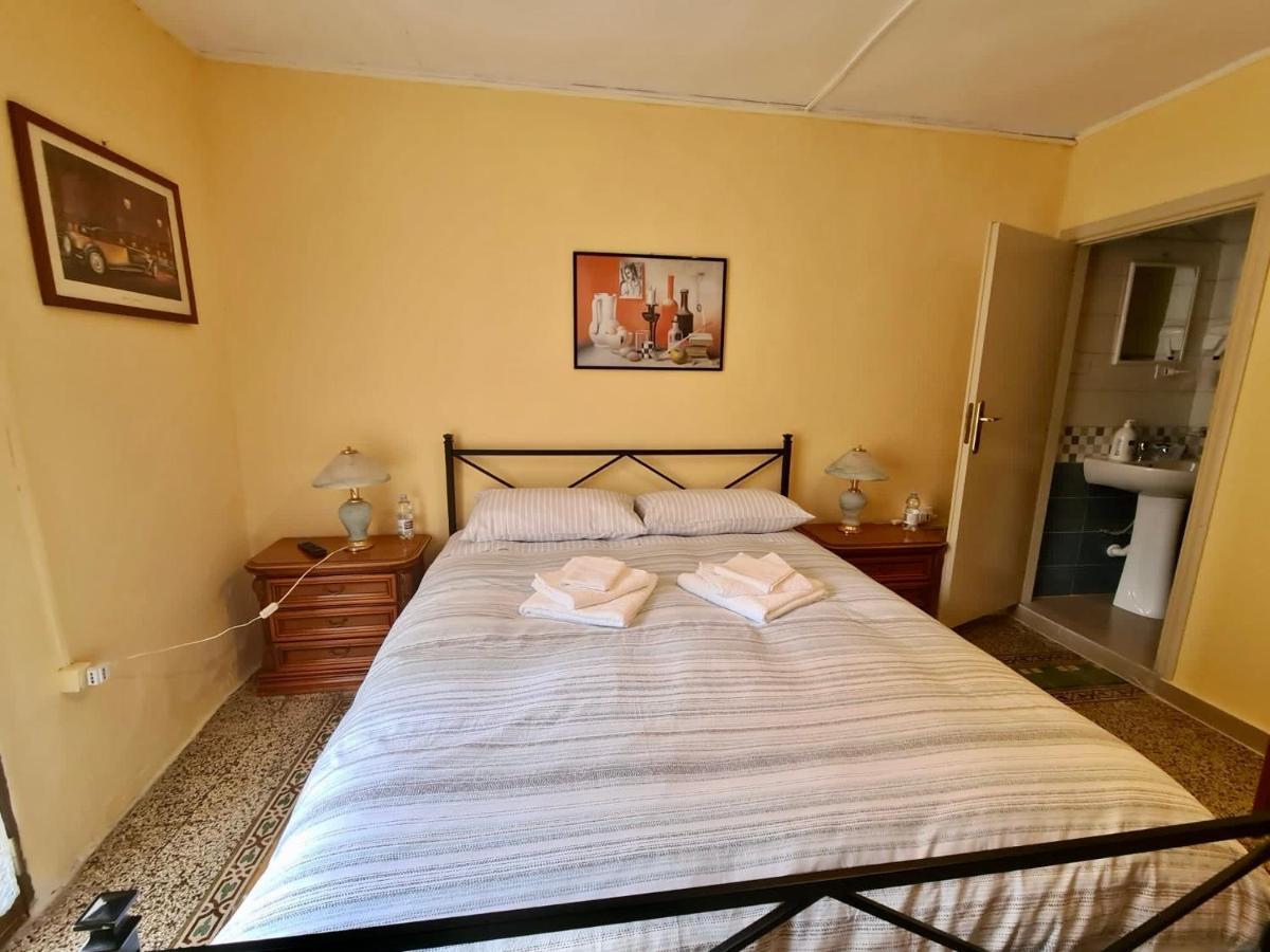 Готель La Casa Di Emanuela Caltavuturo Екстер'єр фото